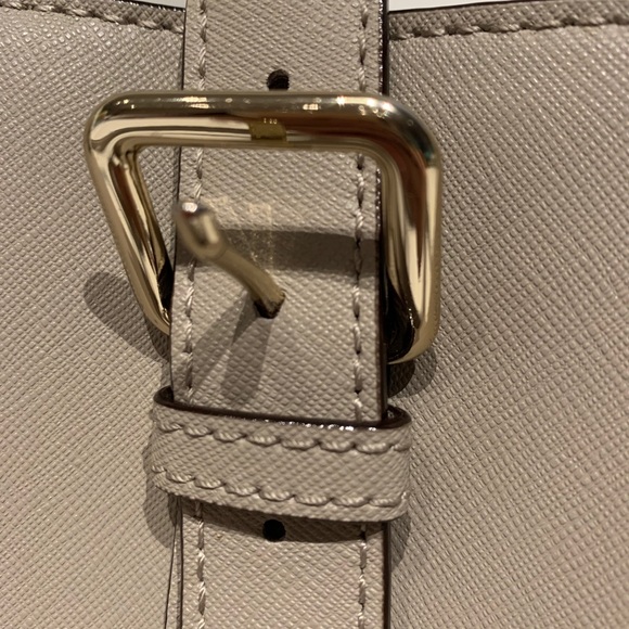 Kate Spade beige handbag with crossbody straps - Picture 4 of 9